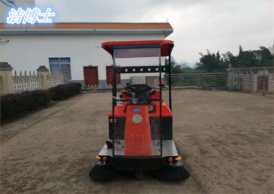 電動(dòng)掃地車(chē)