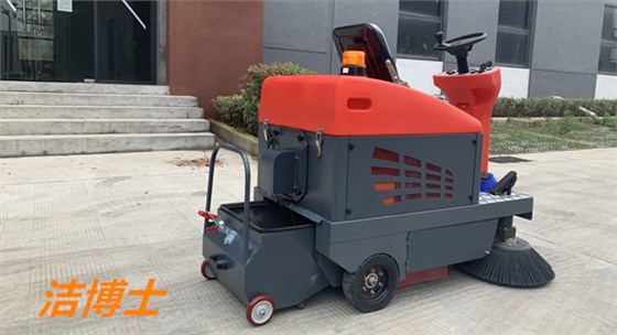 潔博士駕駛掃地機