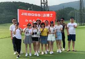 揮越巔峰、縱情果嶺，潔博士冠軍小組鐘山高爾夫體驗之旅