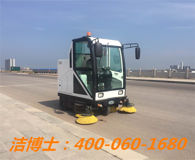 潔博士駕駛掃地車(chē)客戶(hù)案例——盤(pán)錦興旺油脂